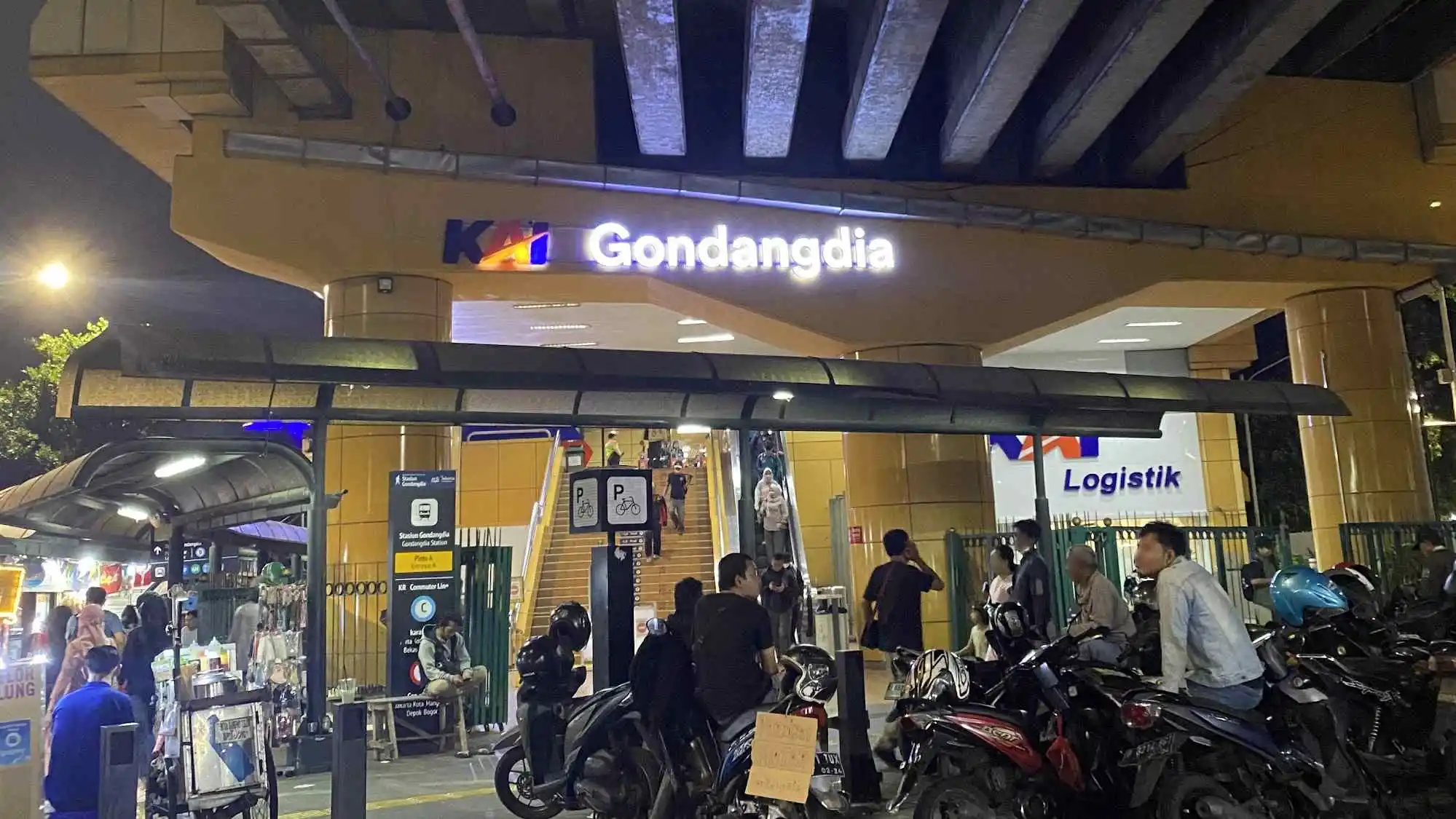 Stasiun KRL Gondangdia Jadwal, Parkir, & Kuliner Legendaris Sekitar (2)-new